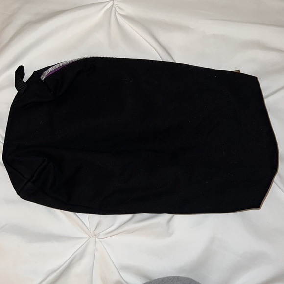 UCLA x Lakers Cosmetics Bag - Picture 2 of 6